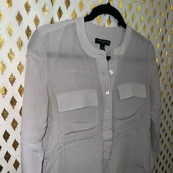 Banana Republic silk button down shirt size XS - Picture 5 of 5